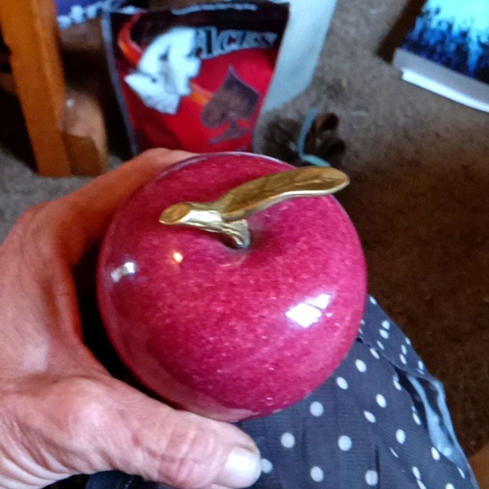 Vintage Red Apple Realistic Polished Stone Marble Alabaster - Picture 3 of 4